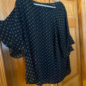 Short flutter sleeve black top with tan & red pattern
